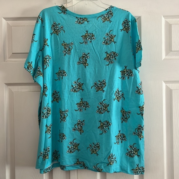 Womens Plus Size Shirt - Picture 2 of 6